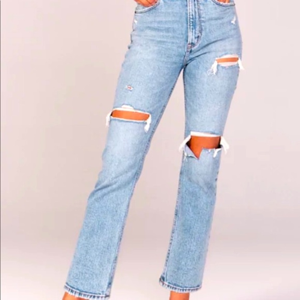 A&F Mid Rise Boyfriend distressed Jeans
